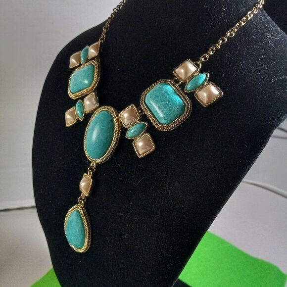 NWT Erica Lyons Statement Necklace - Picture 2 of 8